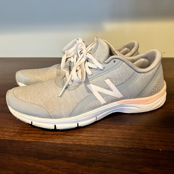 New Balance 711 Sneakers - Picture 1 of 6